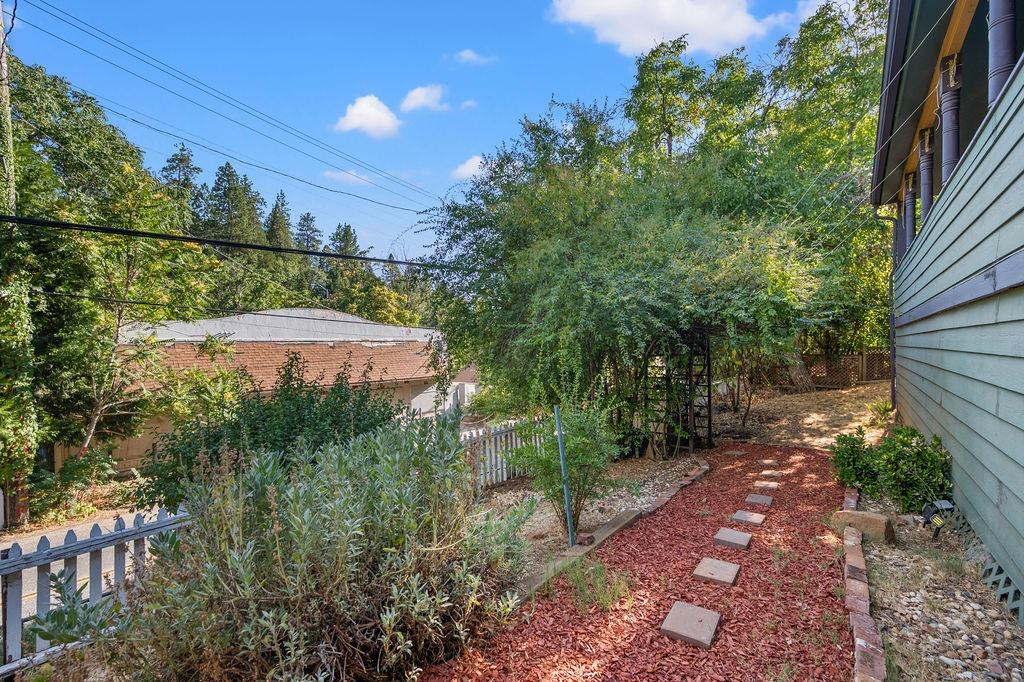 Detail Gallery Image 3 of 58 For 314 E Main St, Grass Valley,  CA 95945 - 3 Beds | 2/1 Baths