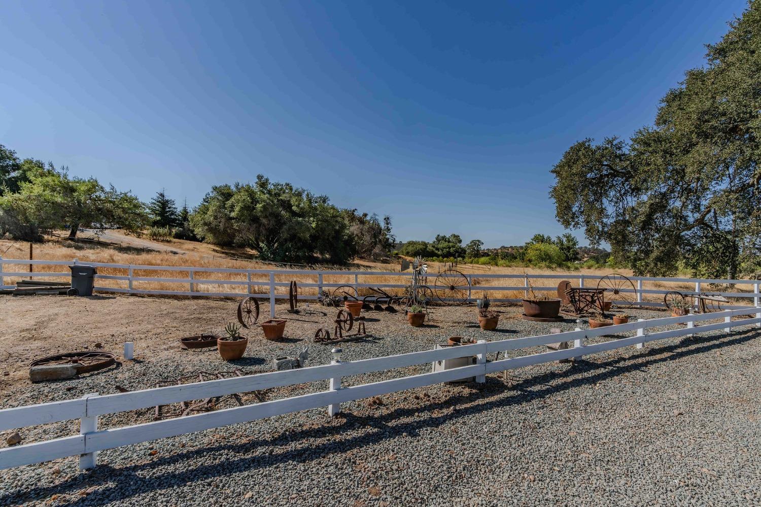 Detail Gallery Image 6 of 99 For 3585 Burson Rd, Burson,  CA 95225 - 2 Beds | 2 Baths