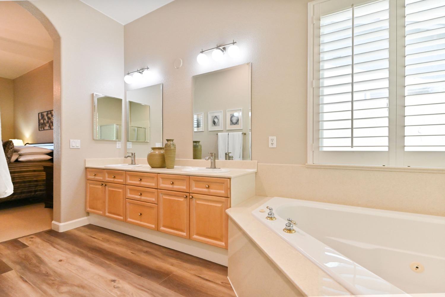 Detail Gallery Image 31 of 60 For 2520 Portofino Dr, Modesto,  CA 95356 - 3 Beds | 2 Baths