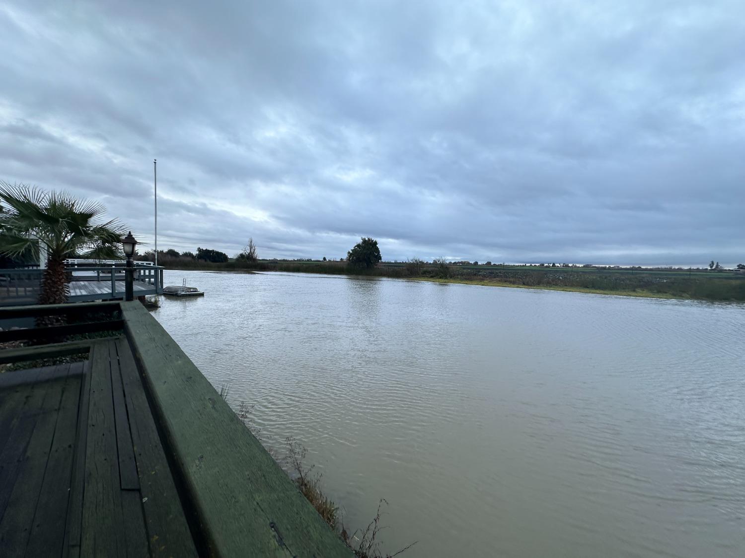 Detail Gallery Image 2 of 30 For 156 Oxbow Marina Dr, Isleton,  CA 95641 - 2 Beds | 2 Baths