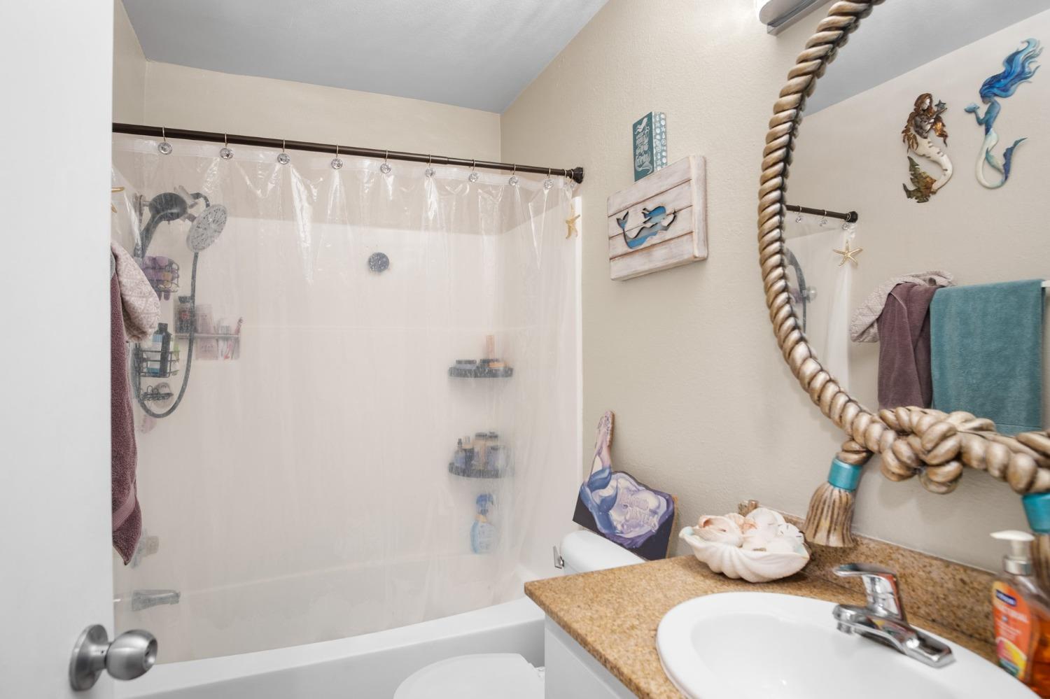 Detail Gallery Image 9 of 14 For 495 Cherry Ln #C,  Manteca,  CA 95337 - 2 Beds | 1 Baths