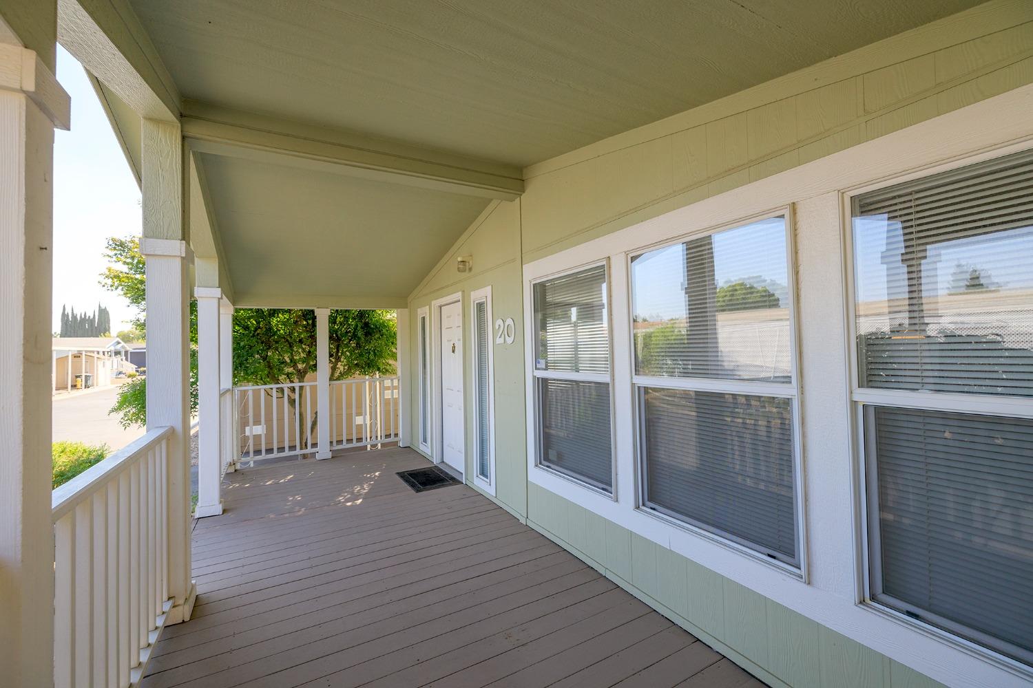 Detail Gallery Image 3 of 37 For 20 Schooner Ln, Modesto,  CA 95356 - 2 Beds | 2 Baths