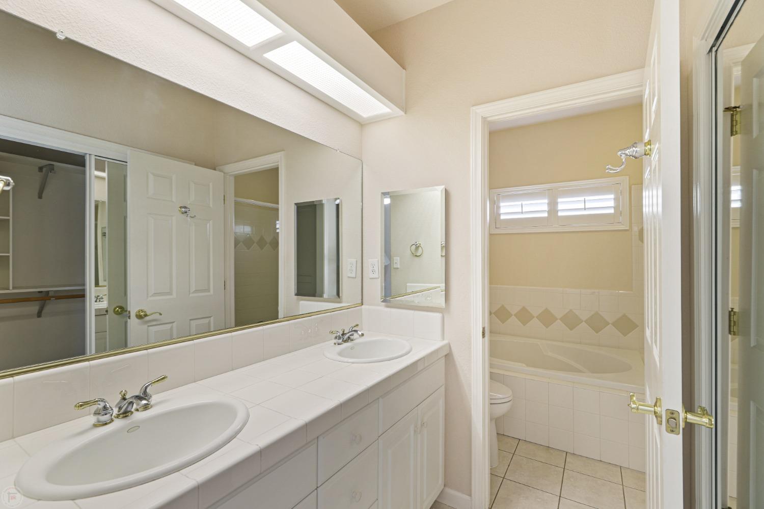 Detail Gallery Image 38 of 59 For 24 River Pointe Cir, Lodi,  CA 95240 - 3 Beds | 2 Baths