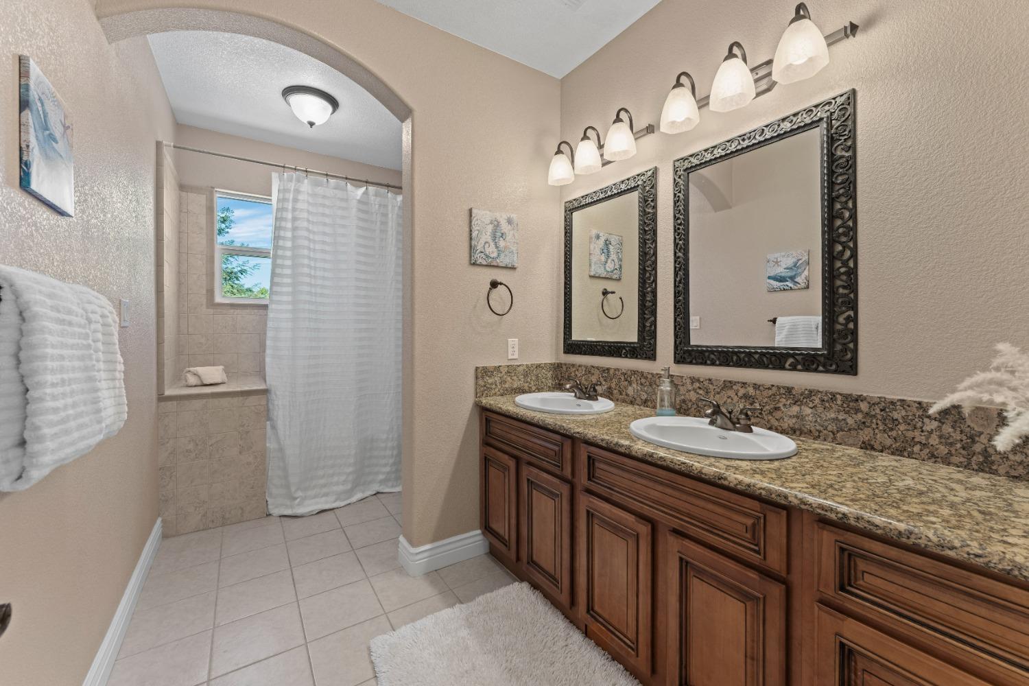 Detail Gallery Image 51 of 60 For 8925 Van Moore Ln, Orangevale,  CA 95662 - 6 Beds | 3/1 Baths