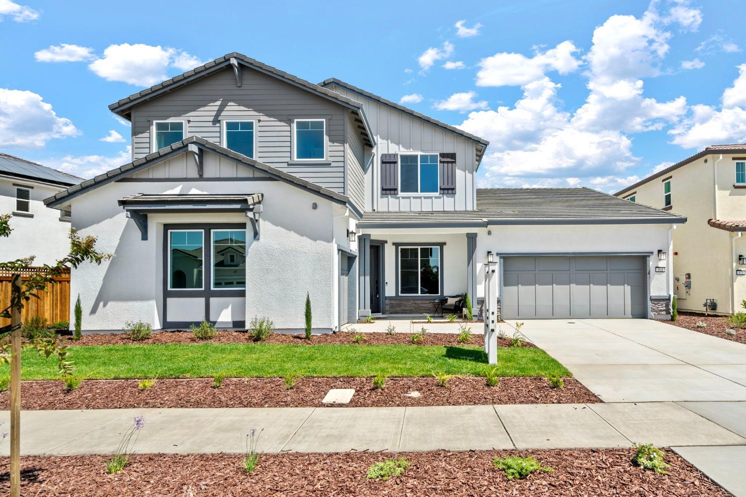 Detail Gallery Image 1 of 73 For 903 River Bend Dr, Lathrop,  CA 95330 - 5 Beds | 4/1 Baths