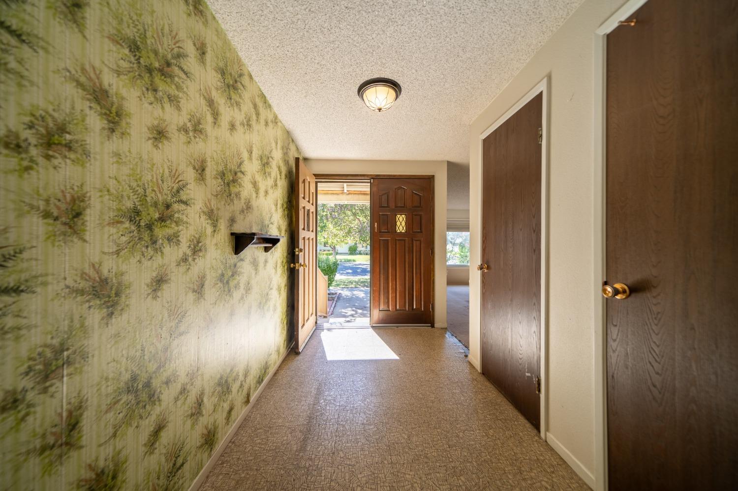 Detail Gallery Image 9 of 42 For 7422 Shoreham Pl, Stockton,  CA 95207 - 4 Beds | 2 Baths