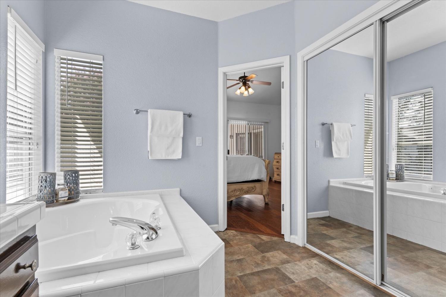 Detail Gallery Image 10 of 38 For 1646 Jamie Dr, Yuba City,  CA 95993 - 3 Beds | 2 Baths