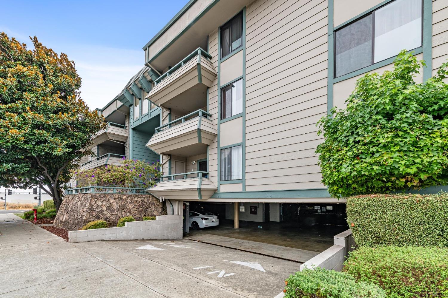 Detail Gallery Image 1 of 29 For 2077 Washington Ave #309,  San Leandro,  CA 94577 - 1 Beds | 1 Baths