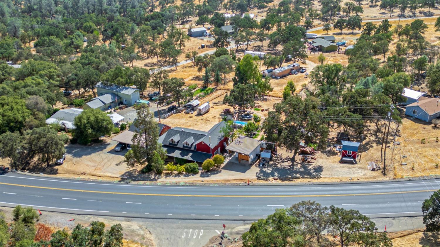 Detail Gallery Image 2 of 86 For 3281 State Highway 140, Catheys Valley,  CA 95306 - 3 Beds | 3 Baths