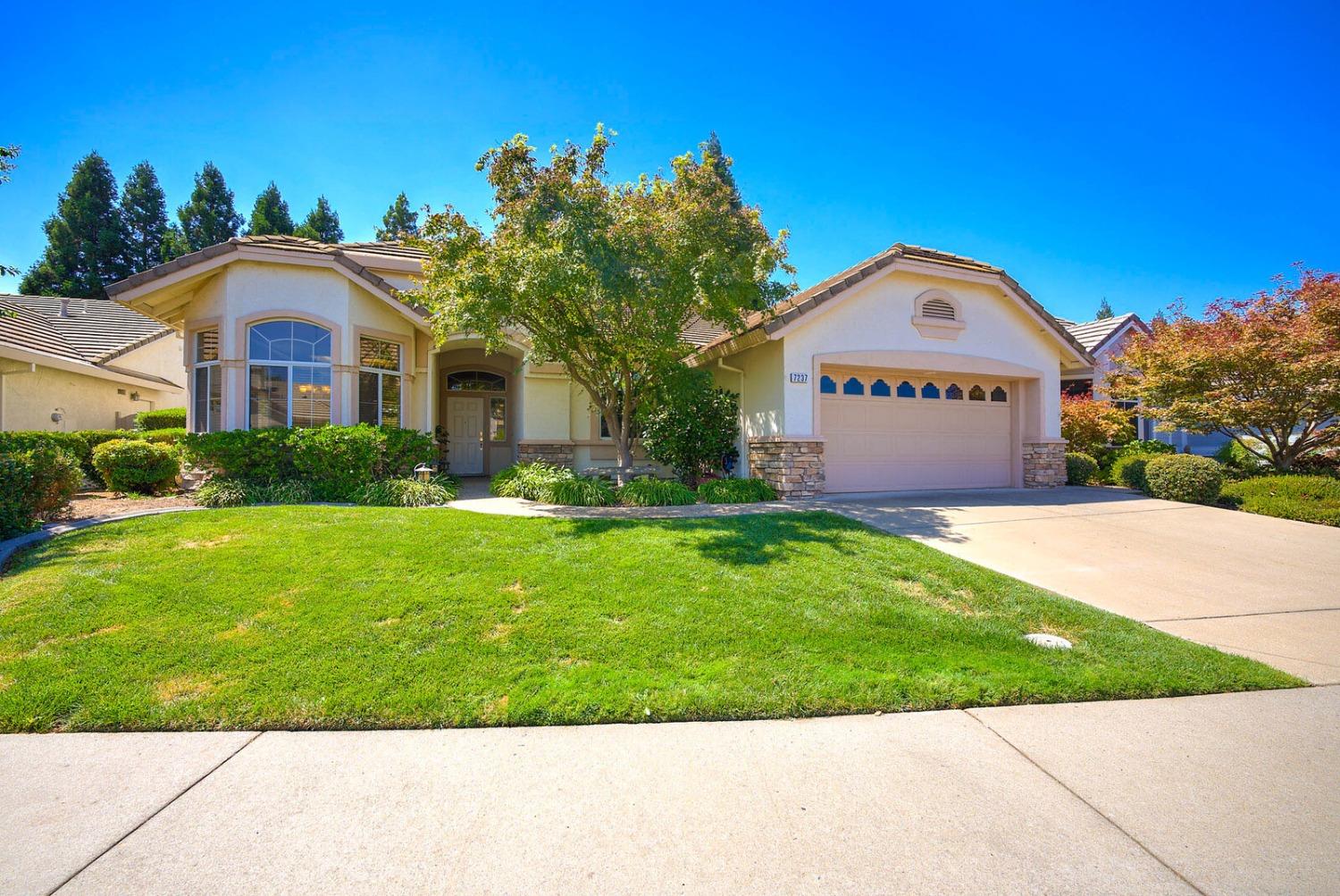 Detail Gallery Image 1 of 1 For 7237 Secret Garden Loop, Roseville,  CA 95747 - 2 Beds | 2 Baths