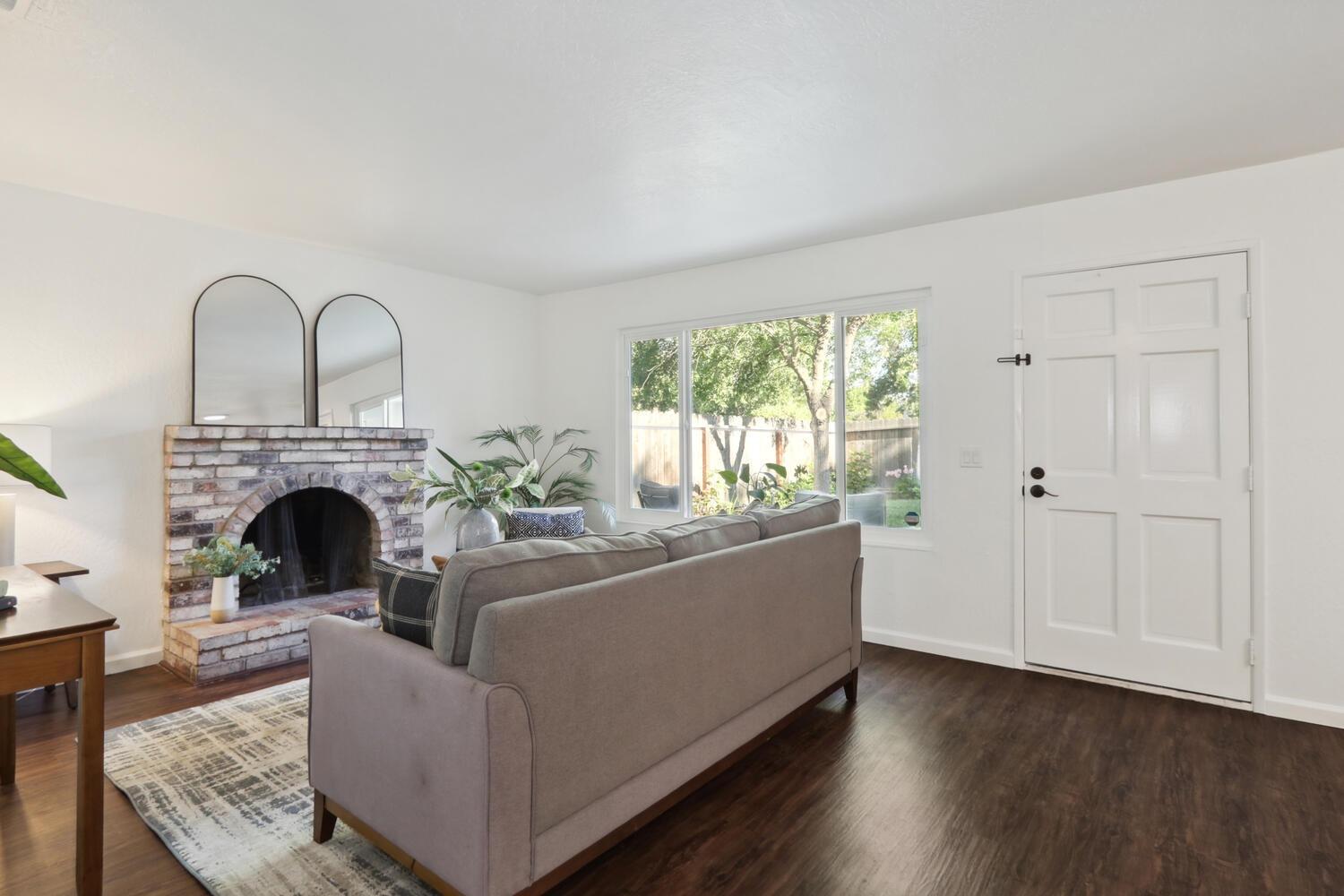 Detail Gallery Image 9 of 38 For 2820 Eel Ave, Davis,  CA 95616 - 3 Beds | 2 Baths