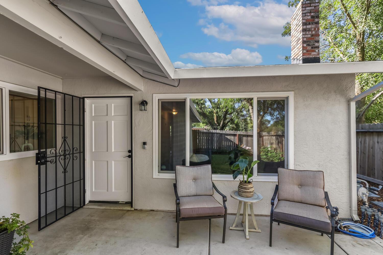 Detail Gallery Image 6 of 38 For 2820 Eel Ave, Davis,  CA 95616 - 3 Beds | 2 Baths