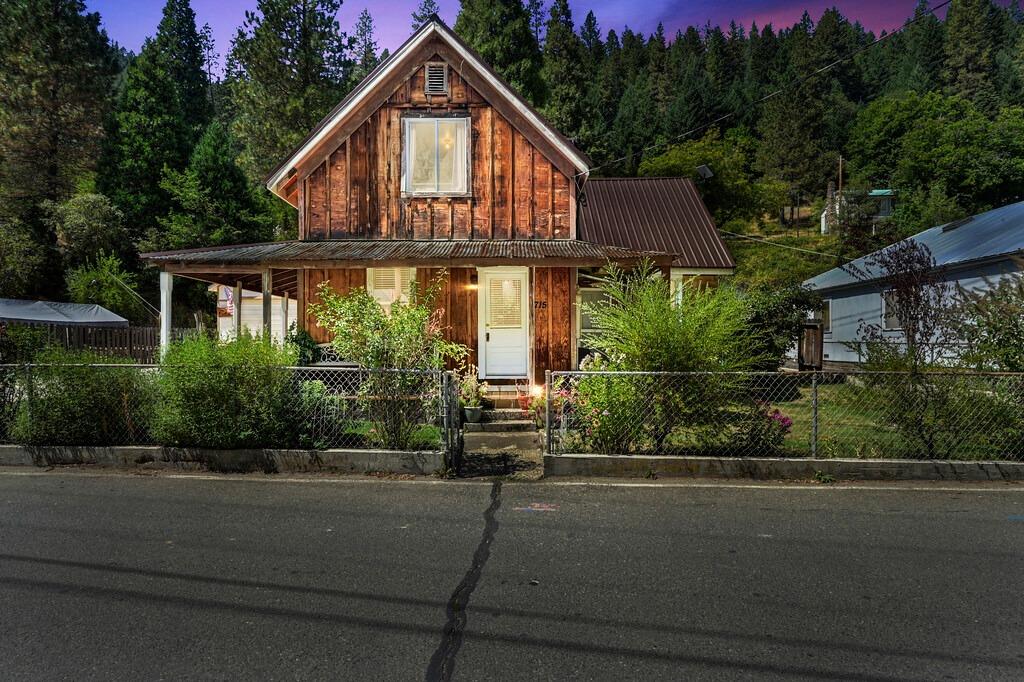 Detail Gallery Image 6 of 80 For 715 Main, Downieville,  CA 95936 - 3 Beds | 2 Baths