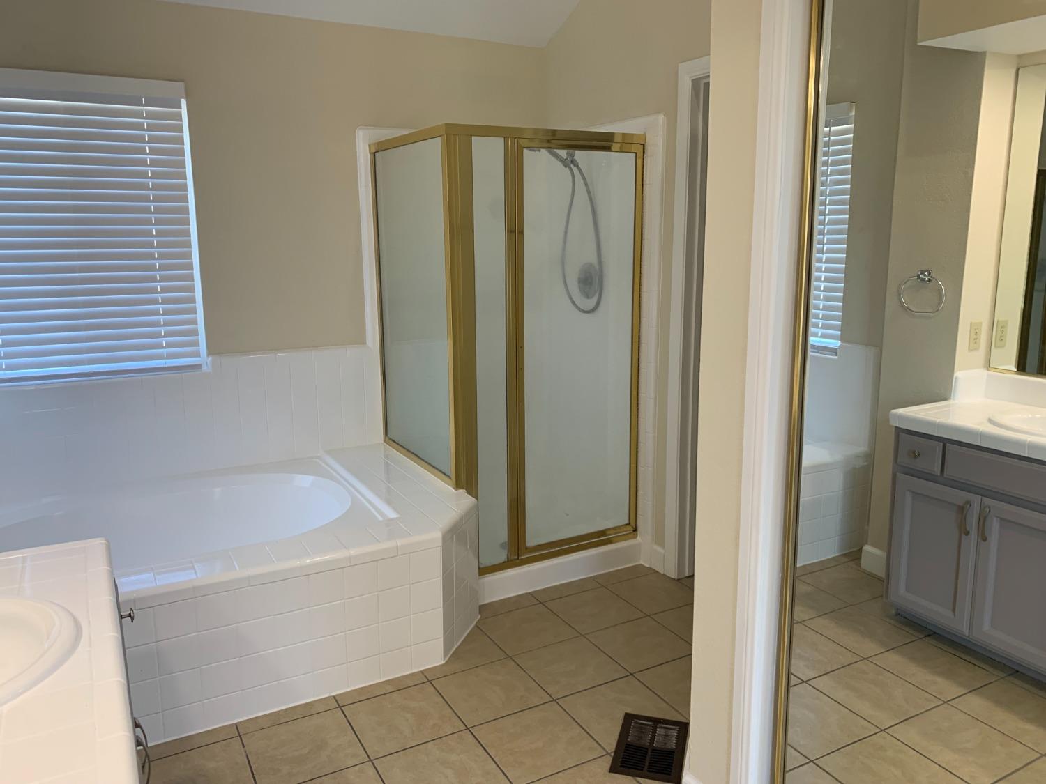 Detail Gallery Image 23 of 30 For 8722 Deer Creek Cir, Stockton,  CA 95210 - 4 Beds | 2/1 Baths