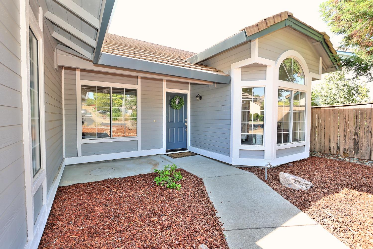 Detail Gallery Image 3 of 42 For 6406 Emerald Drive, Rocklin,  CA 95677 - 3 Beds | 2 Baths