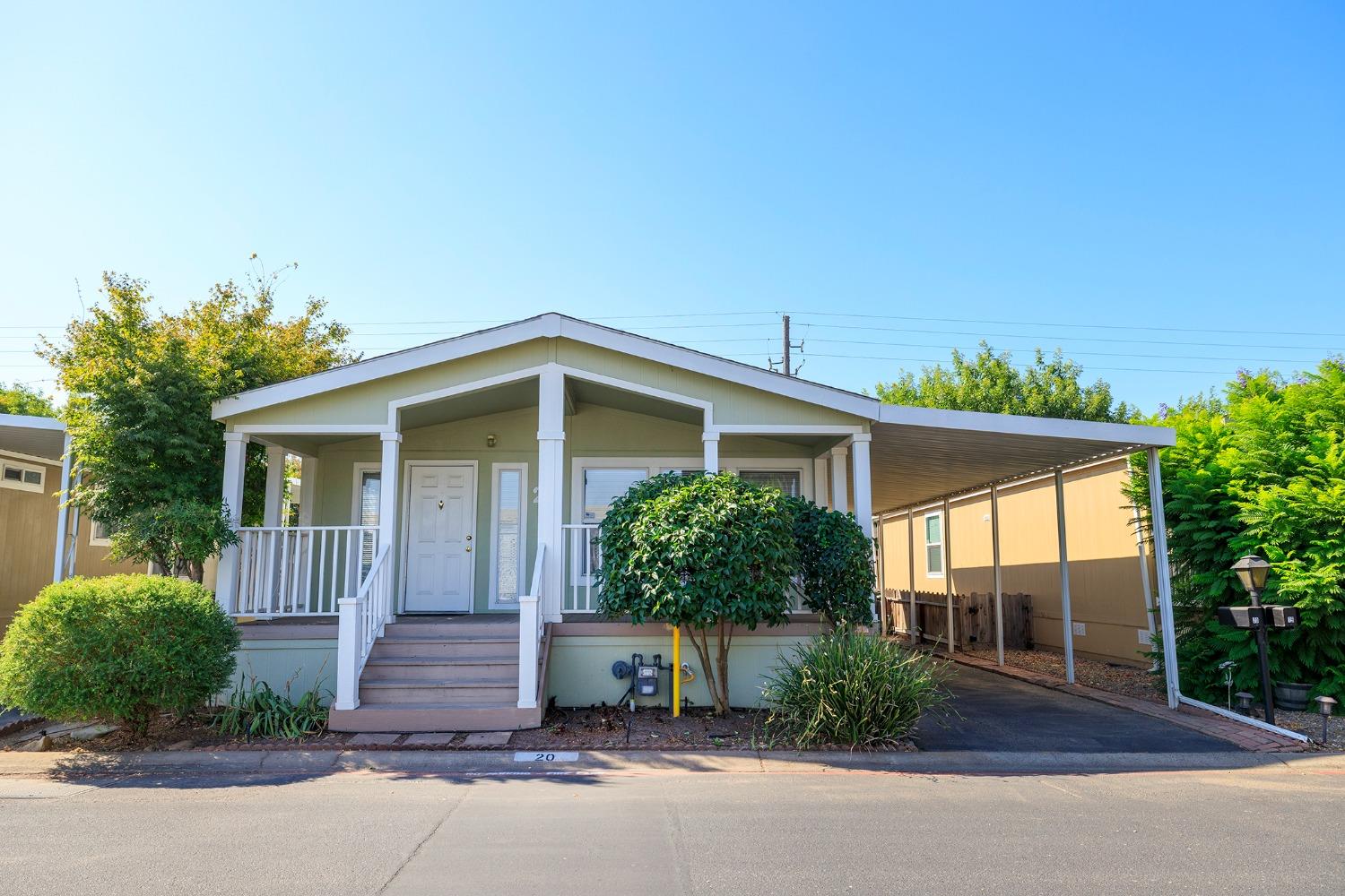 Detail Gallery Image 1 of 37 For 20 Schooner Ln, Modesto,  CA 95356 - 2 Beds | 2 Baths