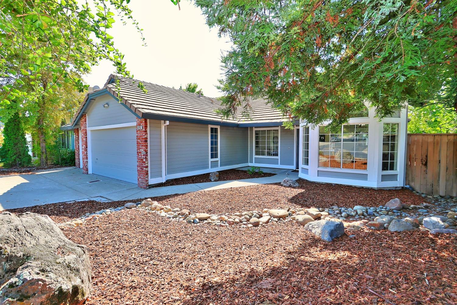 Detail Gallery Image 2 of 42 For 6406 Emerald Drive, Rocklin,  CA 95677 - 3 Beds | 2 Baths