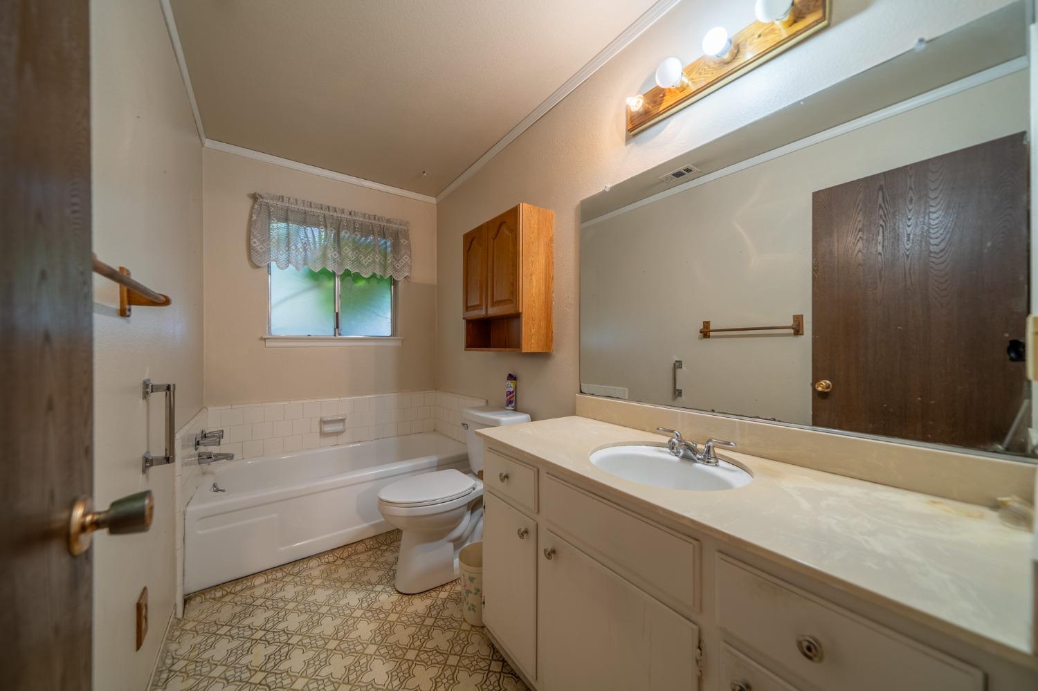 Detail Gallery Image 25 of 42 For 7422 Shoreham Pl, Stockton,  CA 95207 - 4 Beds | 2 Baths