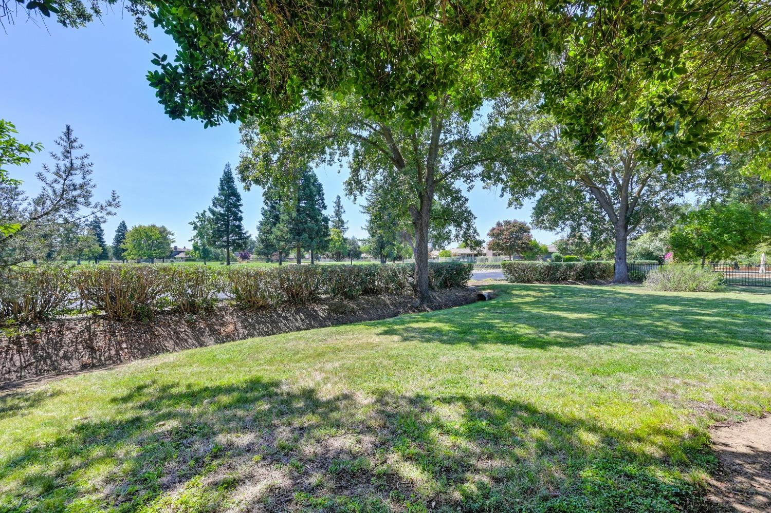 Detail Gallery Image 59 of 70 For 4874 Saint Augustine Dr, Elk Grove,  CA 95758 - 3 Beds | 2/1 Baths