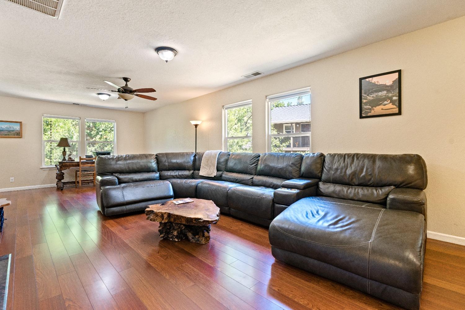 Detail Gallery Image 13 of 29 For 112 Ocean Ave, Grass Valley,  CA 95945 - 3 Beds | 2 Baths