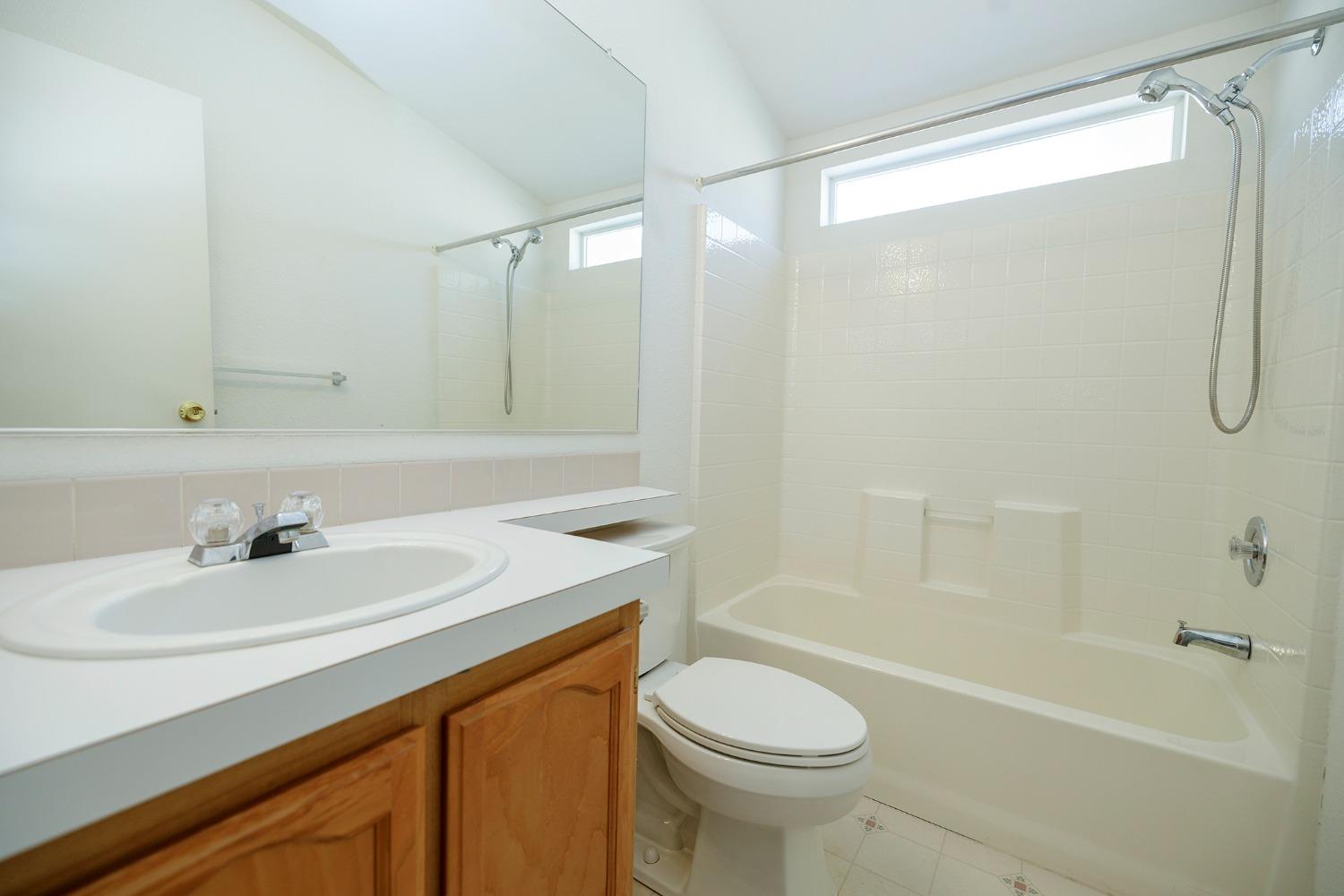 Detail Gallery Image 22 of 37 For 20 Schooner Ln, Modesto,  CA 95356 - 2 Beds | 2 Baths