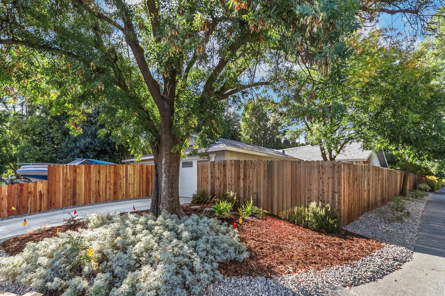 Detail Gallery Image 1 of 38 For 2820 Eel Ave, Davis,  CA 95616 - 3 Beds | 2 Baths