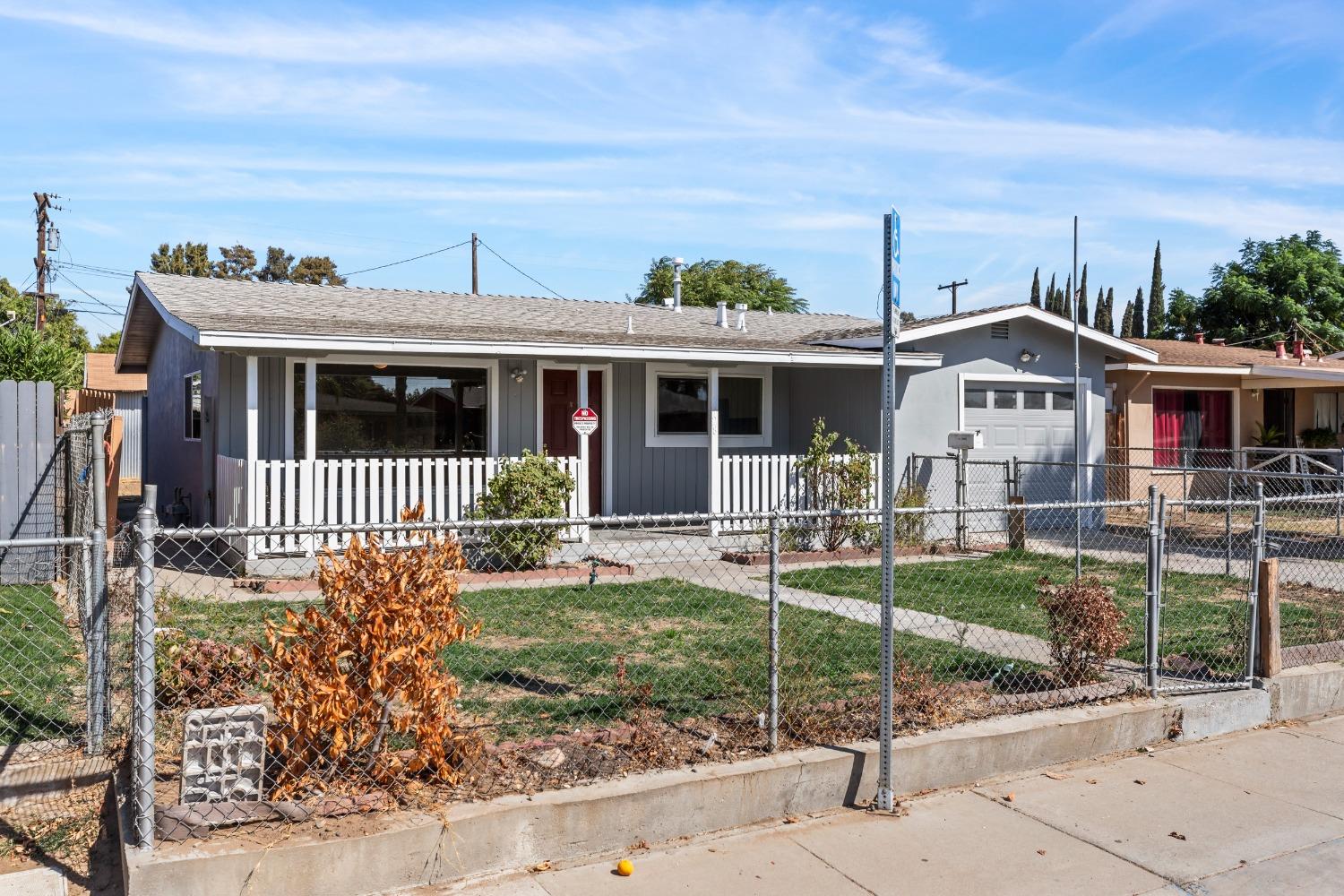 Detail Gallery Image 3 of 29 For 2728 Garvey Ave, Modesto,  CA 95350 - 3 Beds | 1 Baths