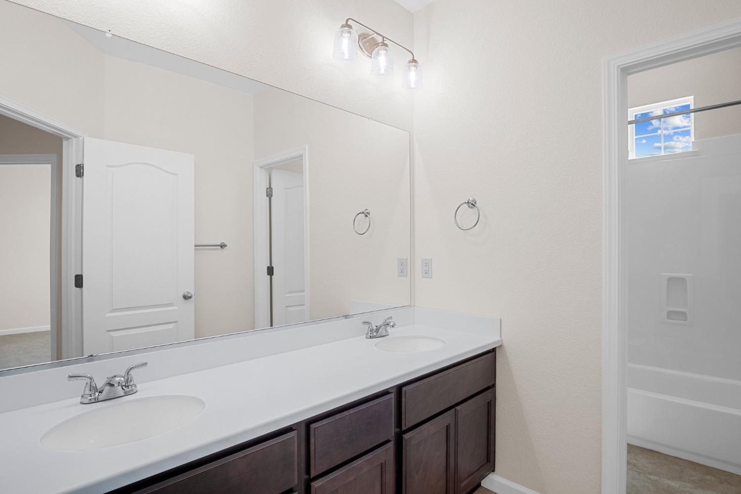 Detail Gallery Image 27 of 32 For 361 Postma St, Manteca,  CA 95337 - 4 Beds | 2/1 Baths