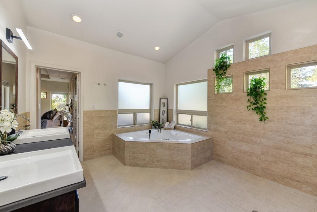 Detail Gallery Image 10 of 21 For 6211 Indian Springs, Loomis,  CA 95650 - 4 Beds | 2/1 Baths