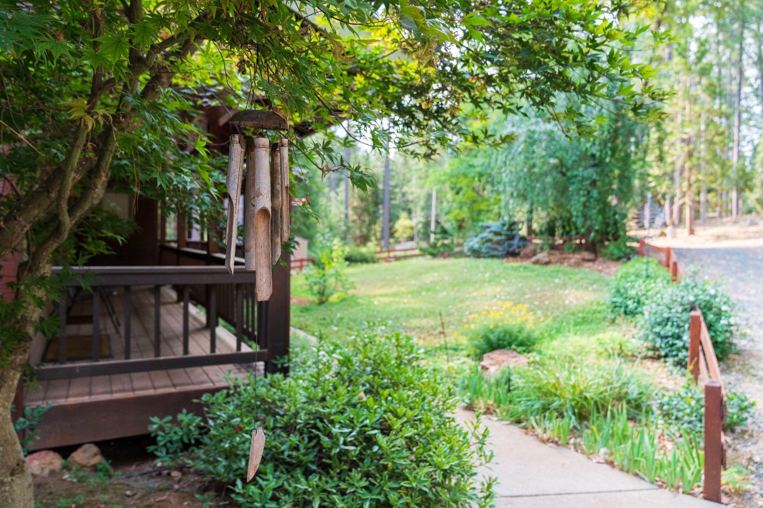 Detail Gallery Image 2 of 53 For 13932 Cameo Ln, Grass Valley,  CA 95945 - 3 Beds | 2/1 Baths