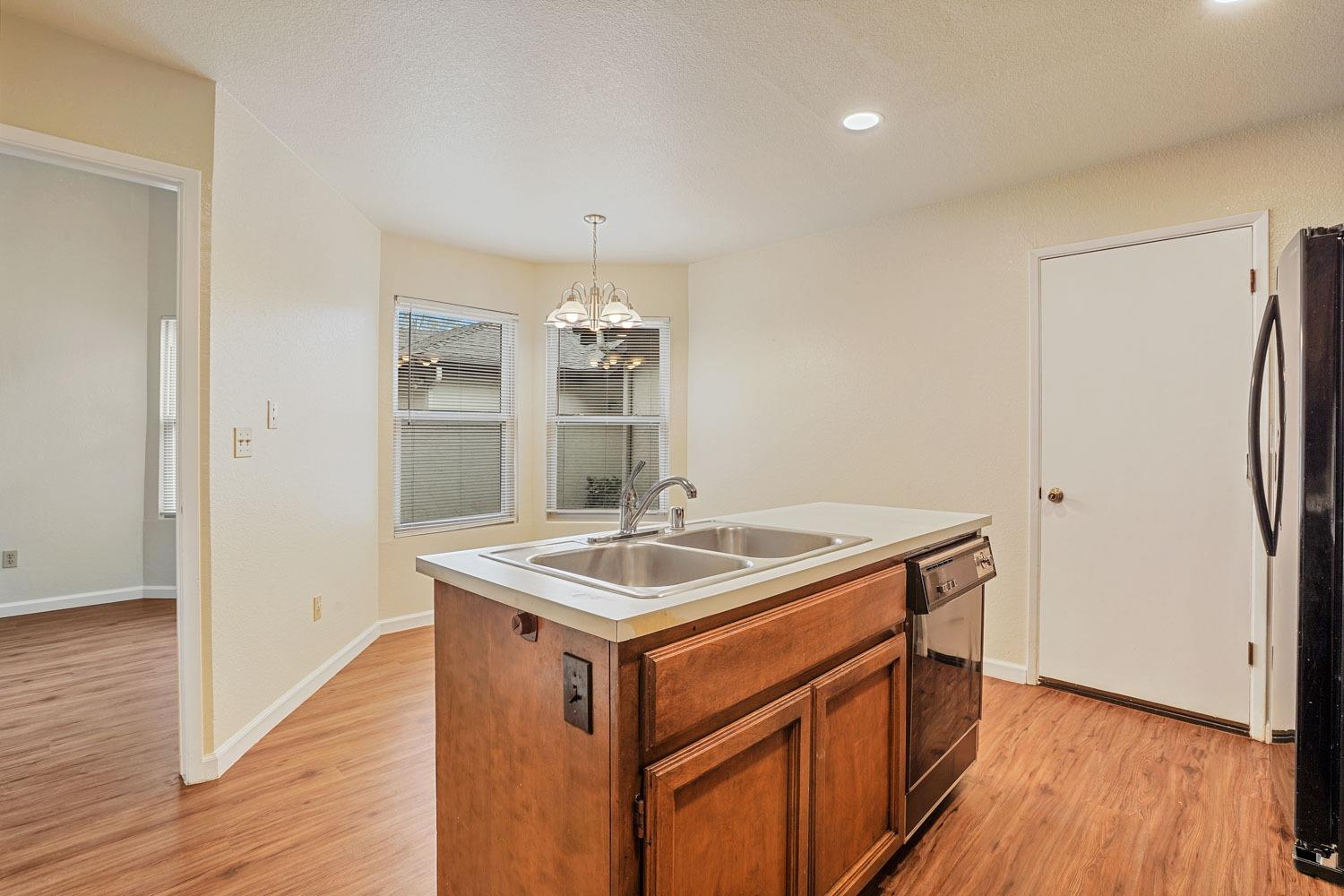 Detail Gallery Image 12 of 41 For 1443 W Swain Rd, Stockton,  CA 95207 - 3 Beds | 2 Baths