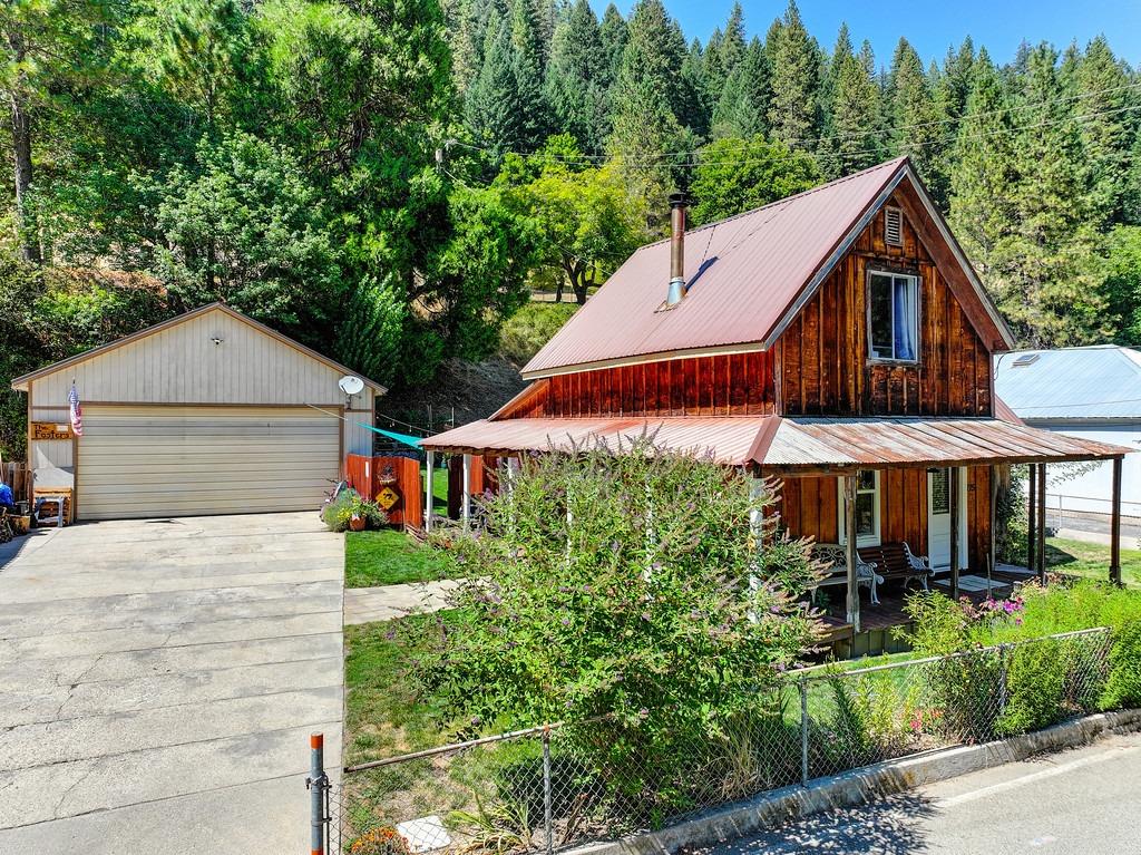 Detail Gallery Image 4 of 80 For 715 Main, Downieville,  CA 95936 - 3 Beds | 2 Baths