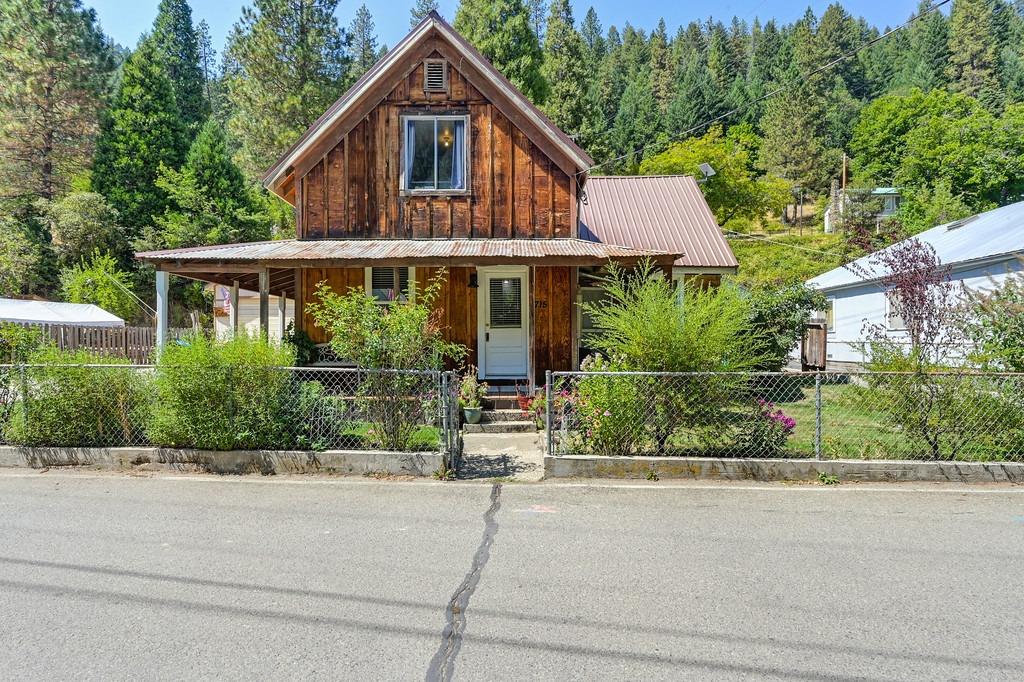 Detail Gallery Image 7 of 80 For 715 Main, Downieville,  CA 95936 - 3 Beds | 2 Baths