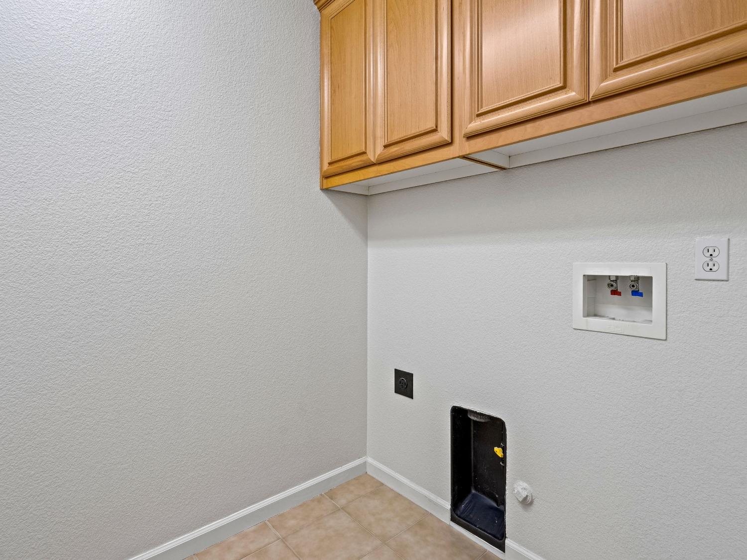 Detail Gallery Image 20 of 36 For 1569 Marseille Ln, Roseville,  CA 95747 - 2 Beds | 2 Baths