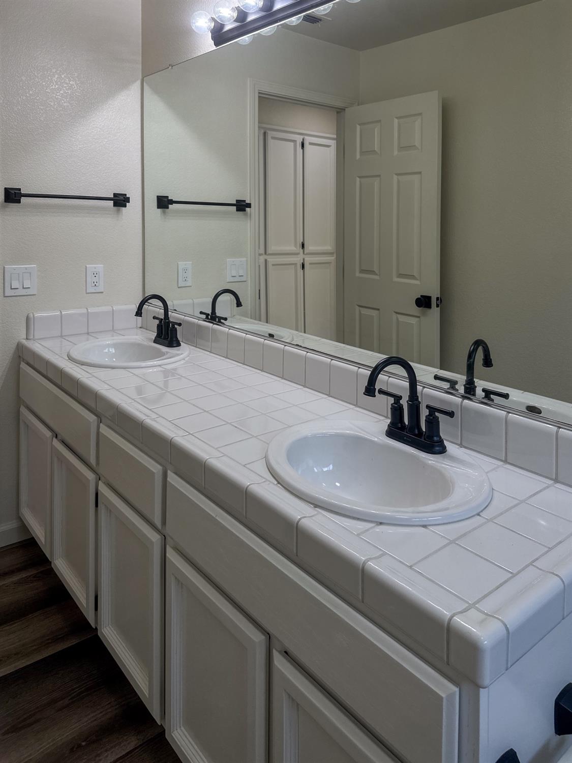 Detail Gallery Image 20 of 40 For 304 Tarkington Ct, Roseville,  CA 95747 - 4 Beds | 2 Baths