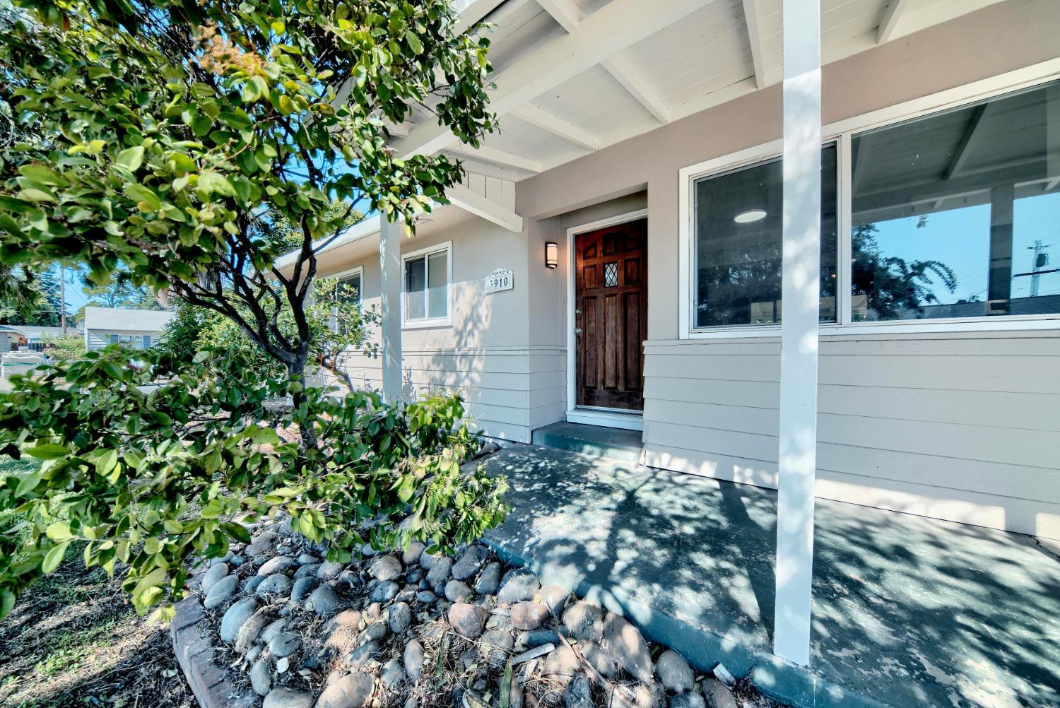 Detail Gallery Image 1 of 71 For 3910 Marine Ave, Stockton,  CA 95204 - 3 Beds | 2 Baths