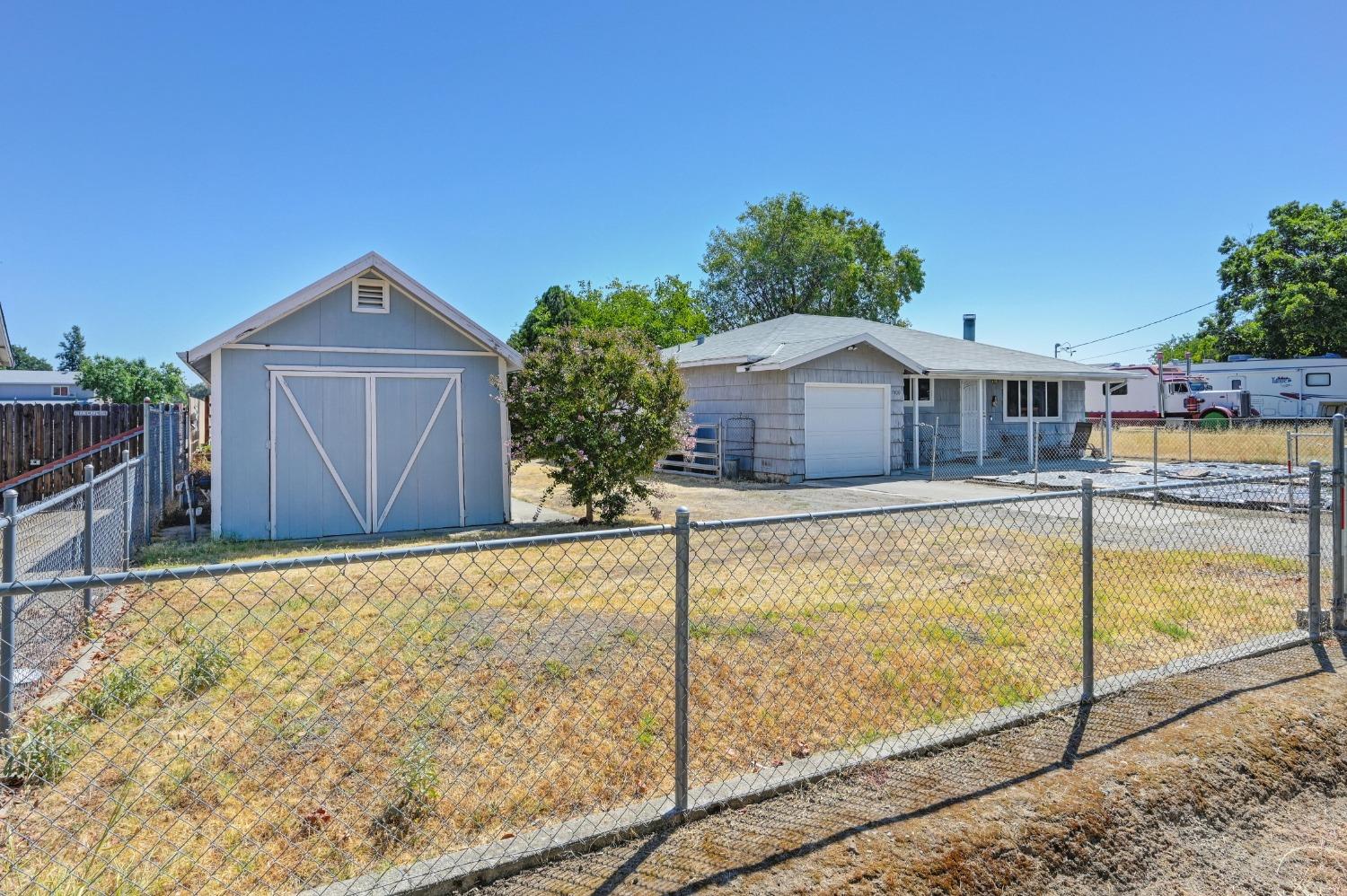 Detail Gallery Image 4 of 39 For 7400 26th St, Rio Linda,  CA 95673 - 3 Beds | 1 Baths