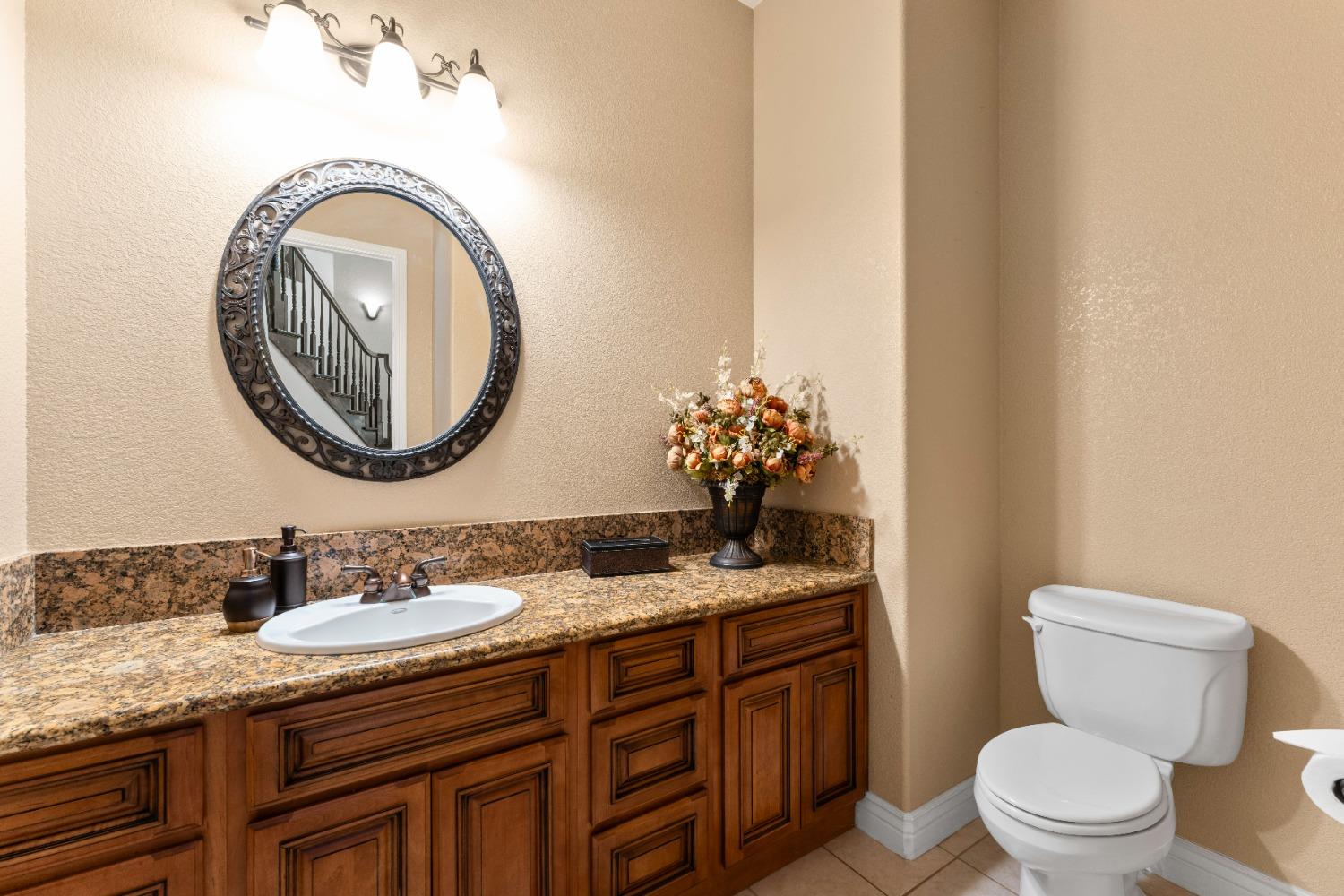 Detail Gallery Image 25 of 60 For 8925 Van Moore Ln, Orangevale,  CA 95662 - 6 Beds | 3/1 Baths