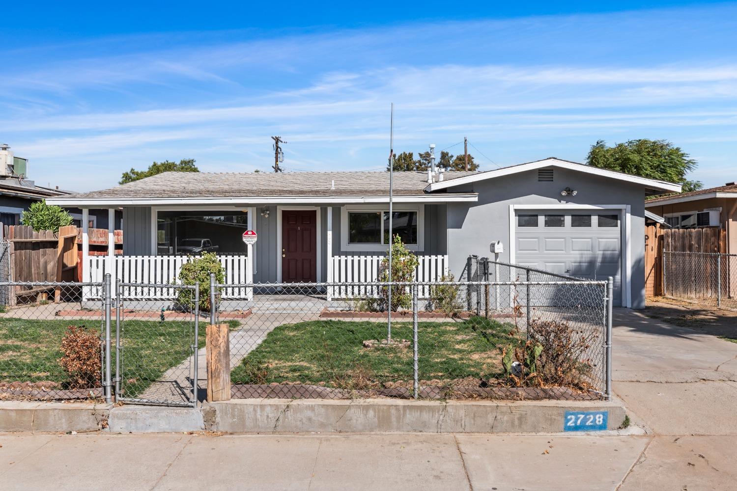 Detail Gallery Image 2 of 29 For 2728 Garvey Ave, Modesto,  CA 95350 - 3 Beds | 1 Baths