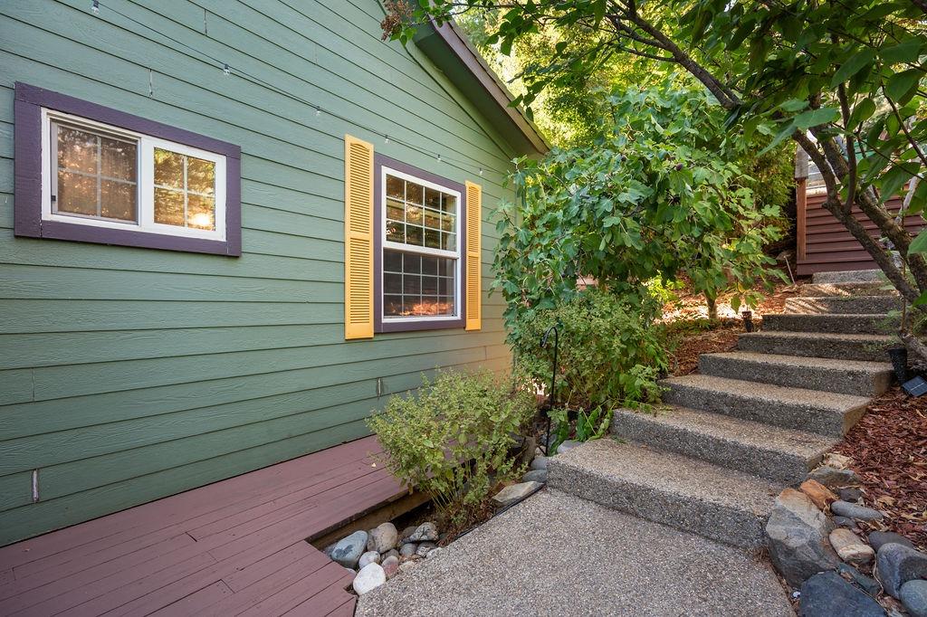 Detail Gallery Image 4 of 58 For 314 E Main St, Grass Valley,  CA 95945 - 3 Beds | 2/1 Baths