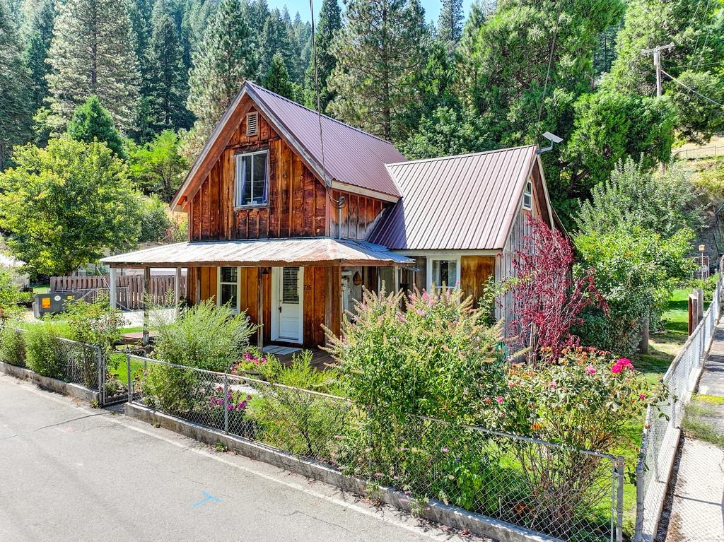 Detail Gallery Image 1 of 80 For 715 Main, Downieville,  CA 95936 - 3 Beds | 2 Baths