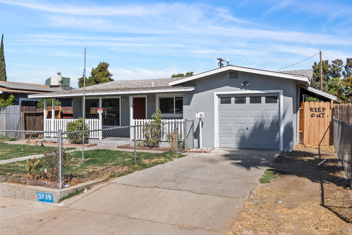 Detail Gallery Image 1 of 29 For 2728 Garvey Ave, Modesto,  CA 95350 - 3 Beds | 1 Baths