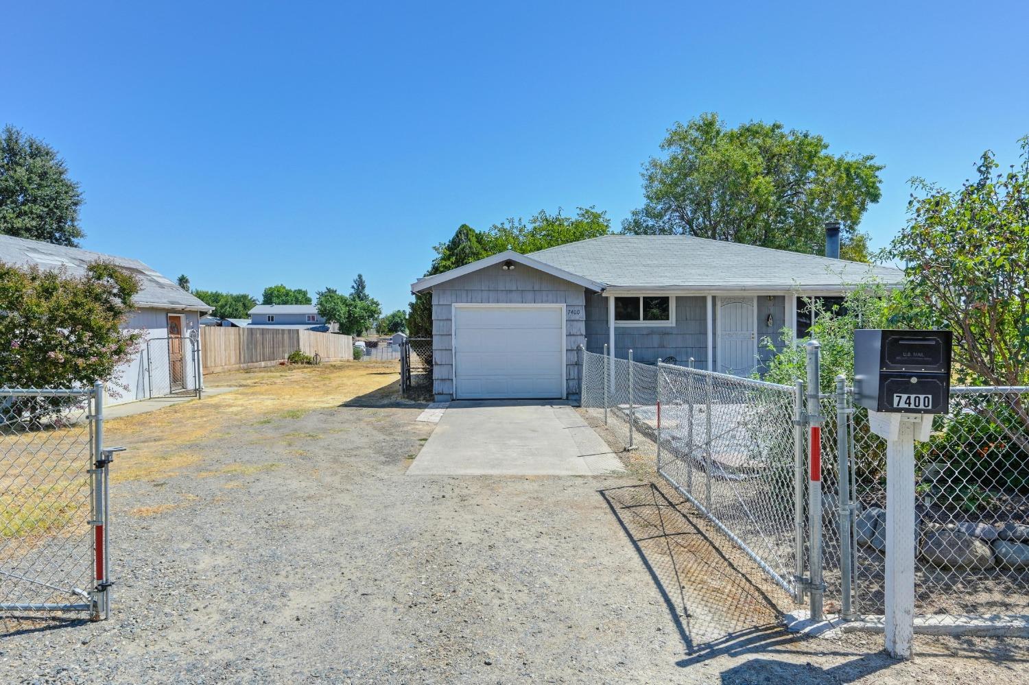 Detail Gallery Image 1 of 39 For 7400 26th St, Rio Linda,  CA 95673 - 3 Beds | 1 Baths