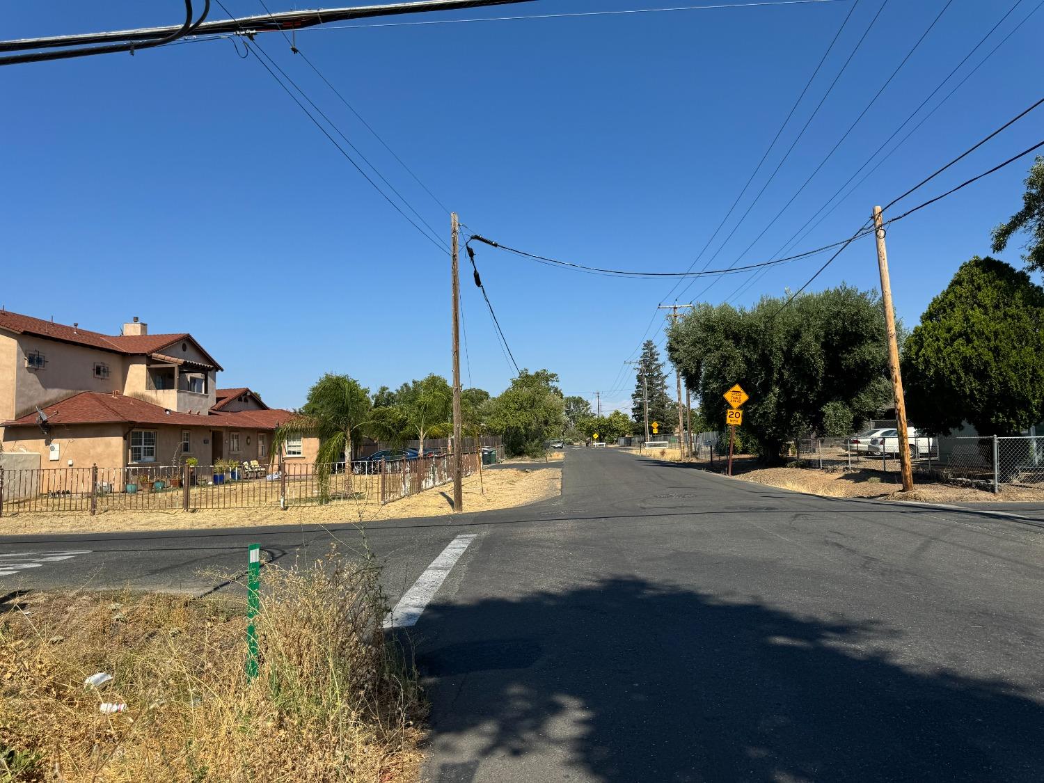 Pomegranate Avenue, Sacramento, California image 5