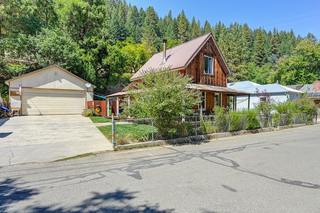 Detail Gallery Image 9 of 80 For 715 Main, Downieville,  CA 95936 - 3 Beds | 2 Baths