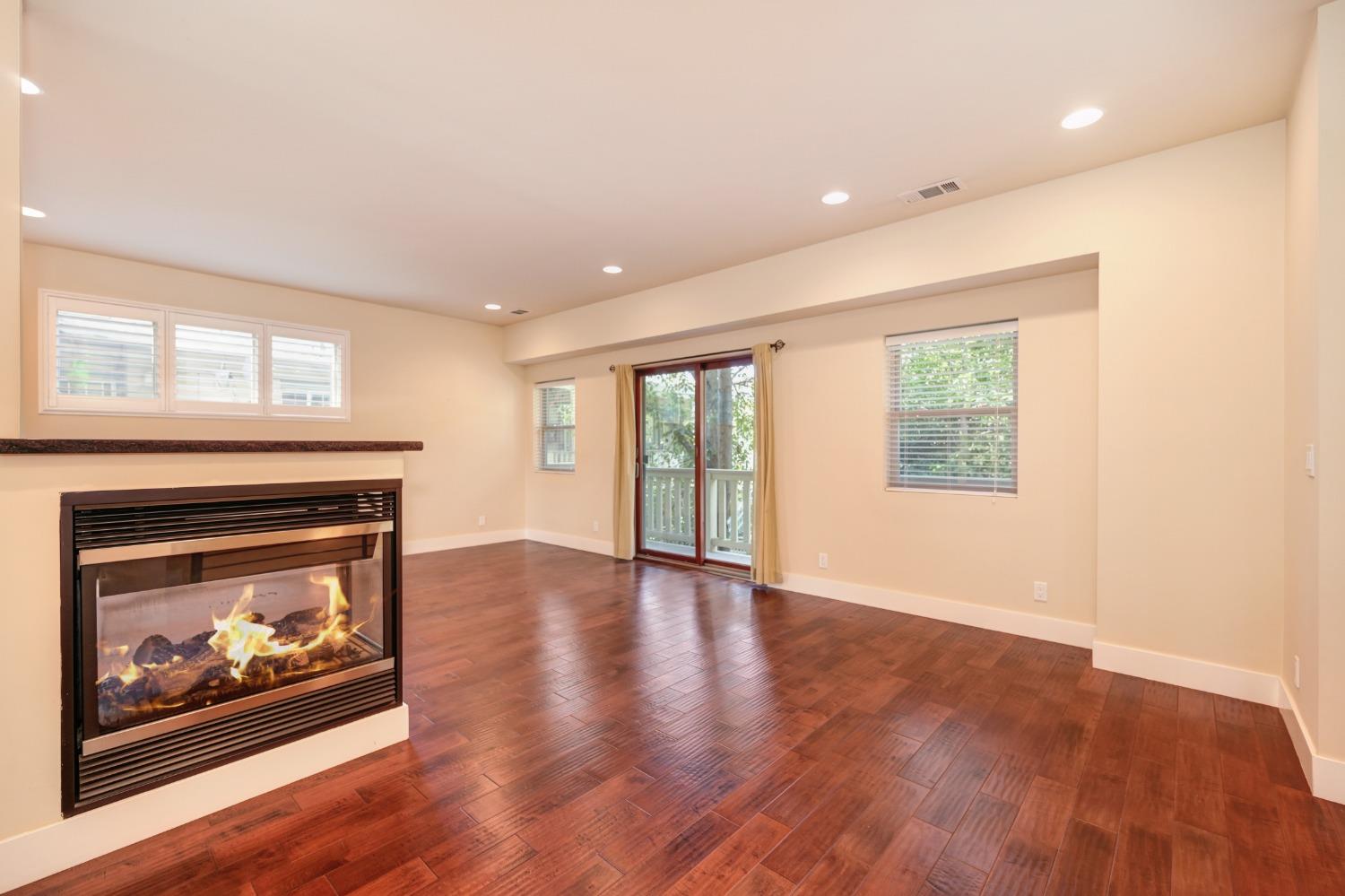 Detail Gallery Image 21 of 53 For 1904 5th St, Sacramento,  CA 95811 - 2 Beds | 3/1 Baths