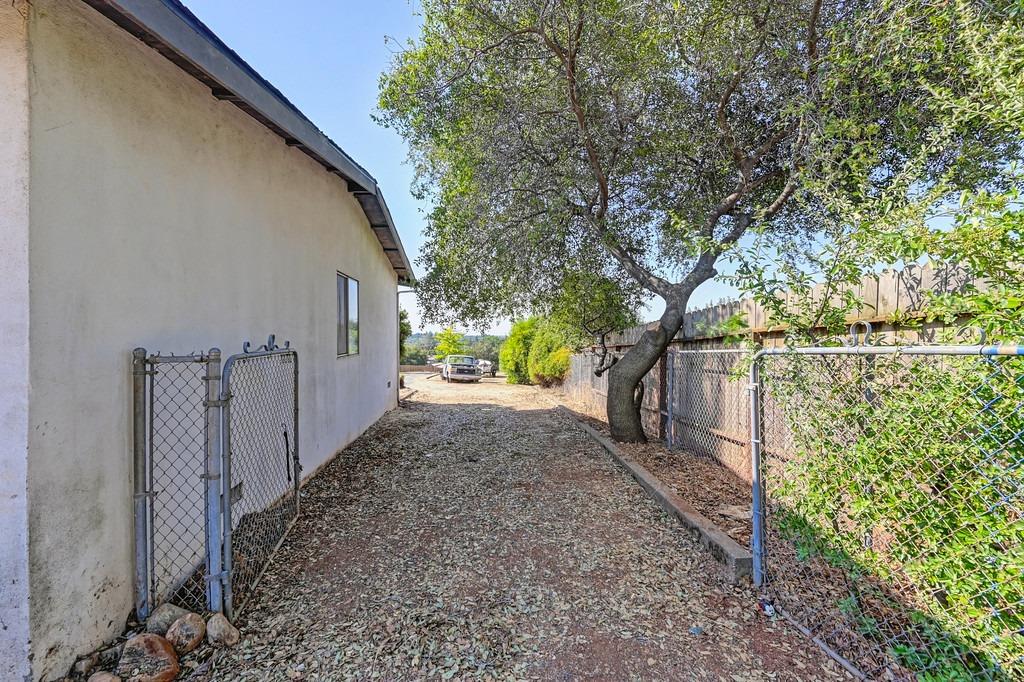 Ladd Lane, Auburn, California image 15