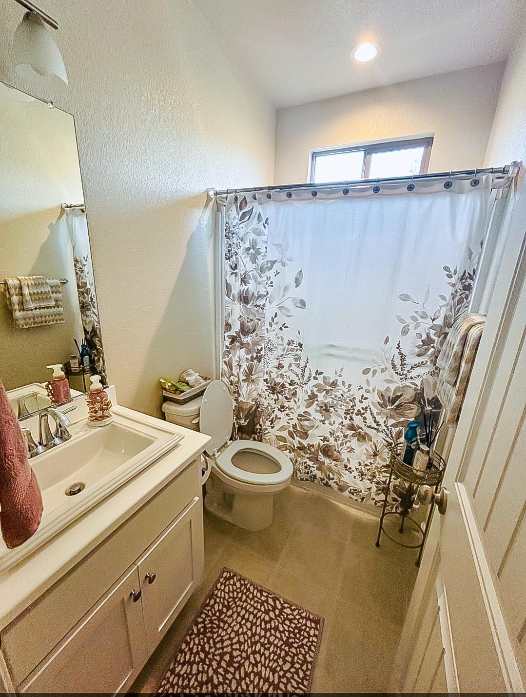 Detail Gallery Image 9 of 9 For 3213 Perennial Way, Modesto,  CA 95356 - 4 Beds | 3/2 Baths