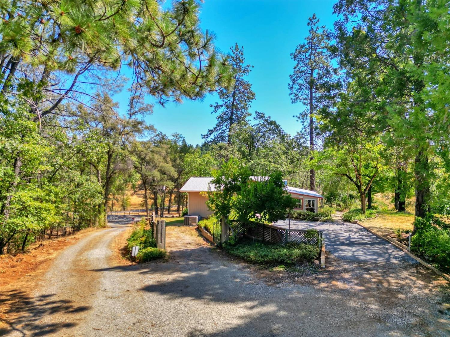 Detail Gallery Image 25 of 99 For 15969 Durango Ln, Grass Valley,  CA 95945 - 5 Beds | 3/1 Baths