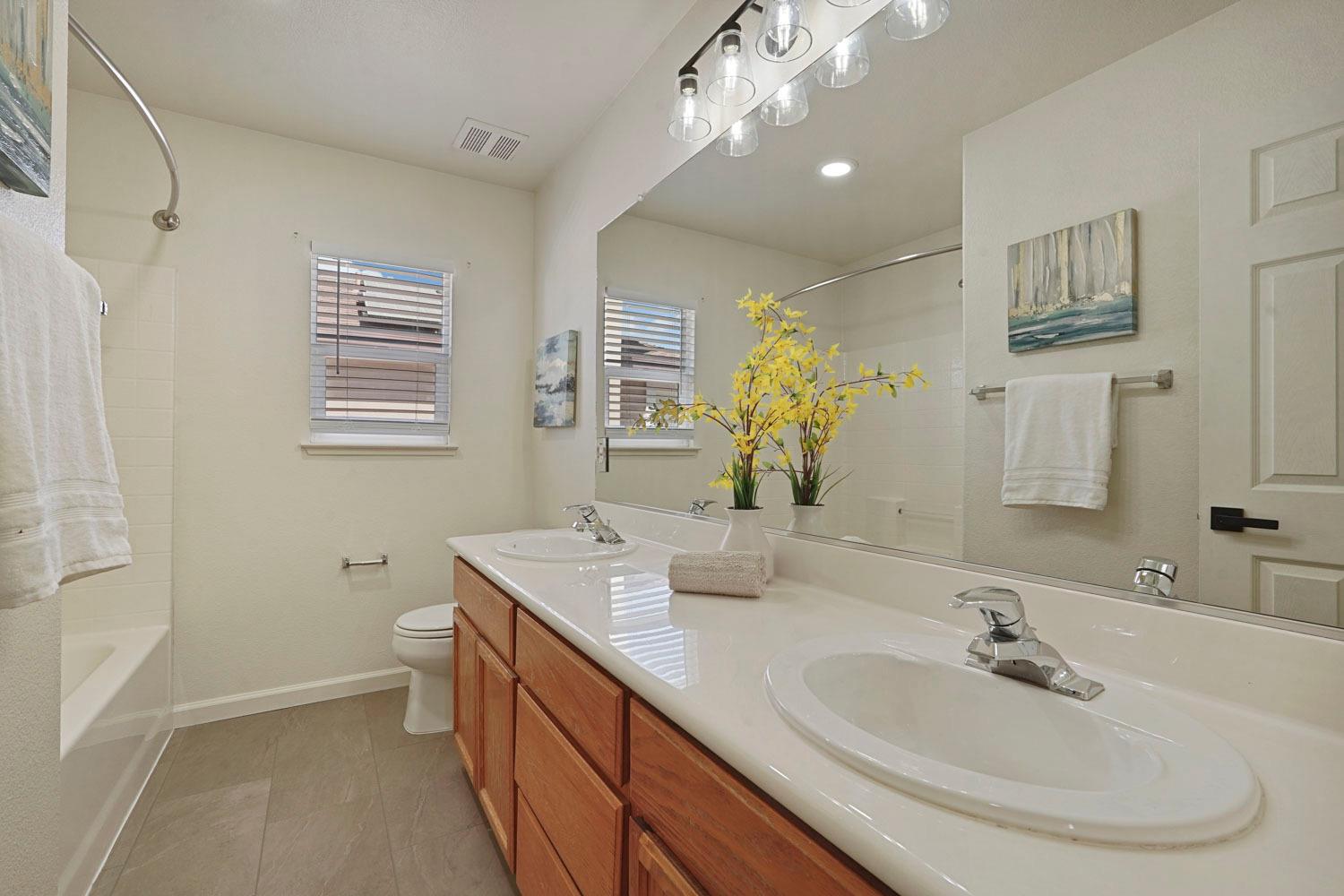 Detail Gallery Image 32 of 56 For 1067 Atherton Dr, Tracy,  CA 95304 - 4 Beds | 2/1 Baths